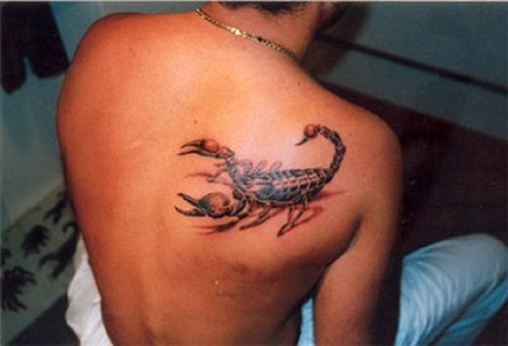 Awesome 3D Scorpion Tattoo On Man Right Back Shoulder