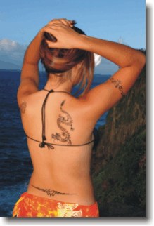 Black Airbrush Dragon Tattoo On Girl Right Back Shoulder