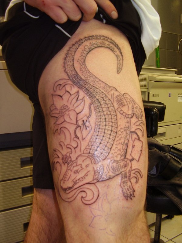 Black Alligator Tattoo On Side Thigh