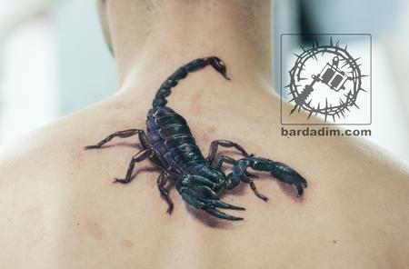 Black Ink 3D Scorpion Tattoo On Man Upper Back