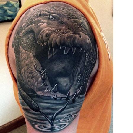 Black Ink Roaring Alligator Head Tattoo On Right Shoulder