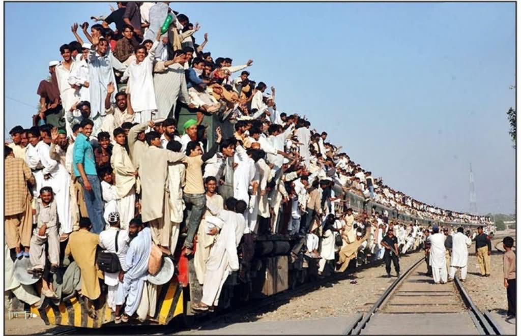Funny Dangerous Overcrowd Train Image