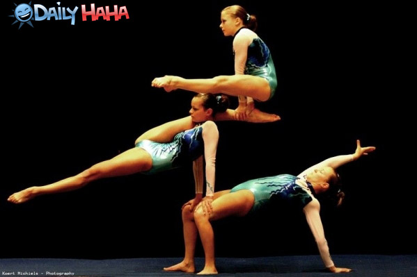 Funny Girls Gymnastic Pose Picture
