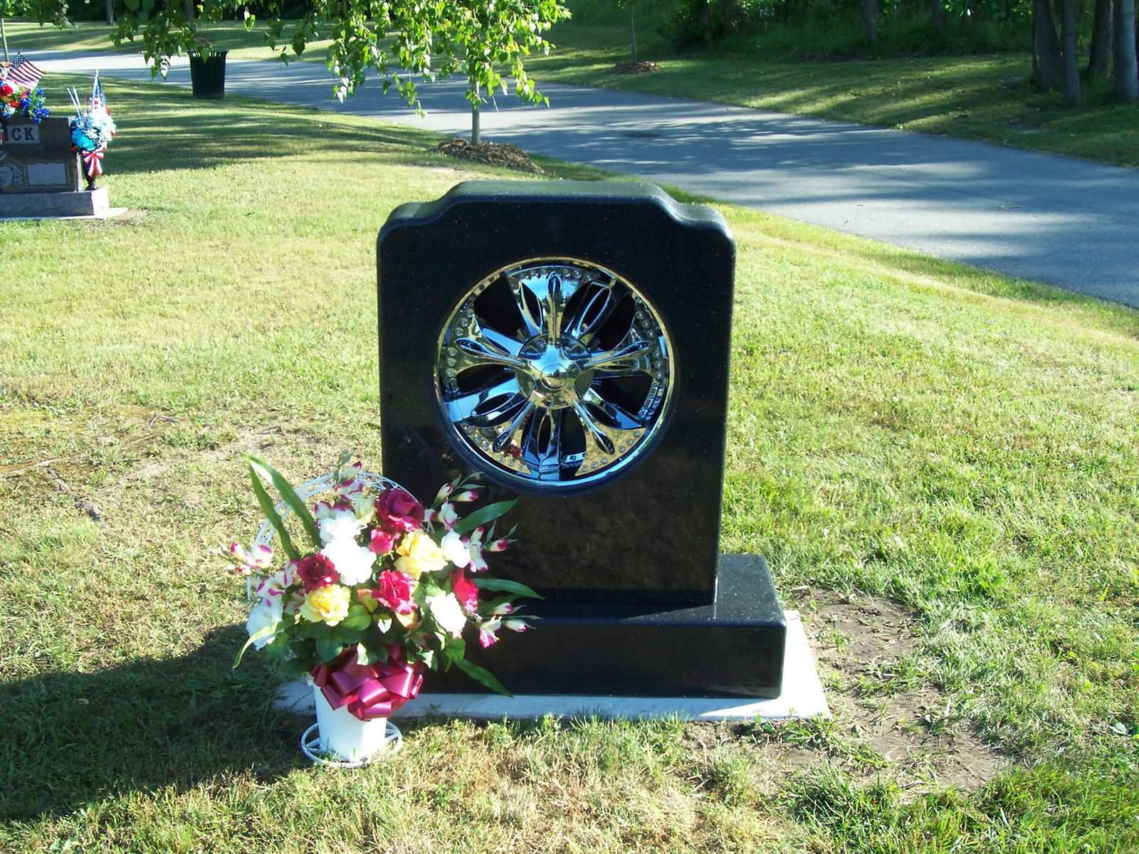 Funny Spinning Rim Tombstone Picture
