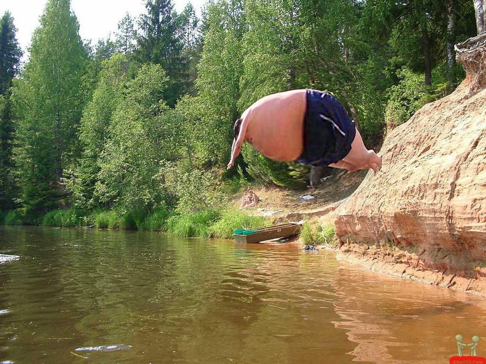 Funny Sumo Wrestler Dangerous Jumping In River