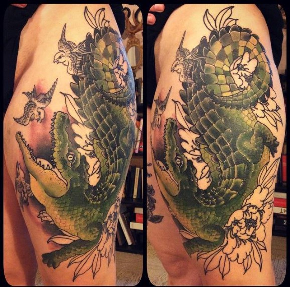 Green Ink Alligator With Flying Birds Tattoo On Thigh