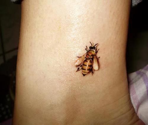 3D Little Bee Tattoo Design