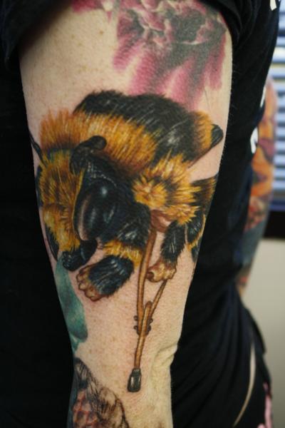 3D Realistic Bee Tattoo Design For Arm