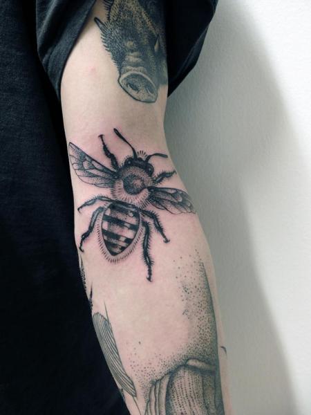 Black And Grey Bee Tattoo On Forearm By Jan Mraz