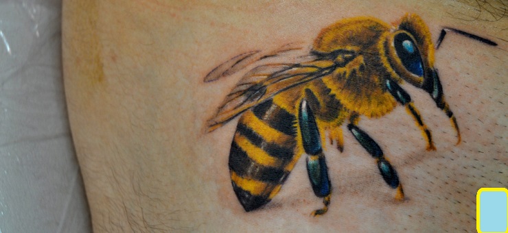 Cool Realistic Bee Tattoo Design