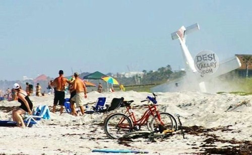 Funny Plane Crash On Beach Picture