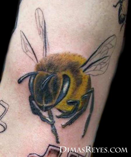 Realistic Flying Bee Tattoo Design