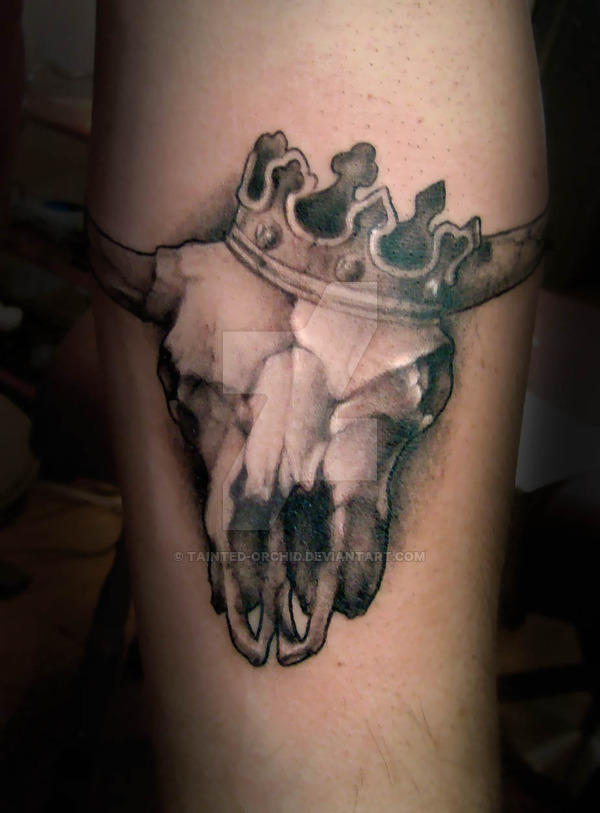 3D Crown On Cow Skull Tattoo Design