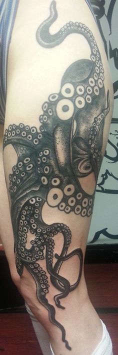 Black And Grey Octopus Thigh Tattoo On Leg Sleeve