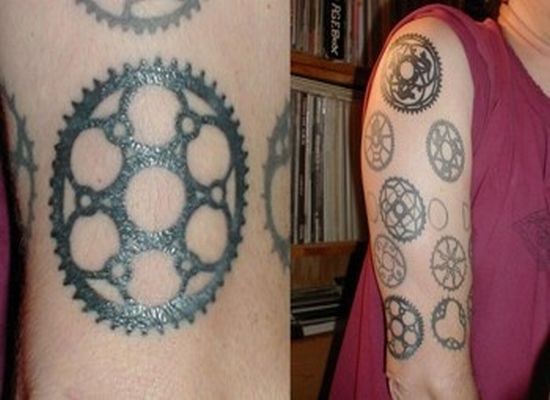 Black Bike Gears Tattoo On Right Back Shoulder