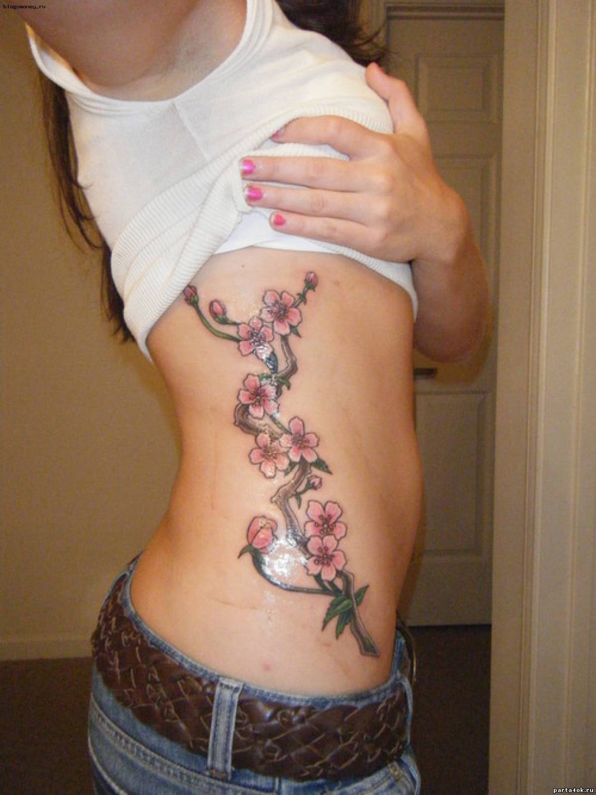 70+ Awesome Side Belly Tattoos