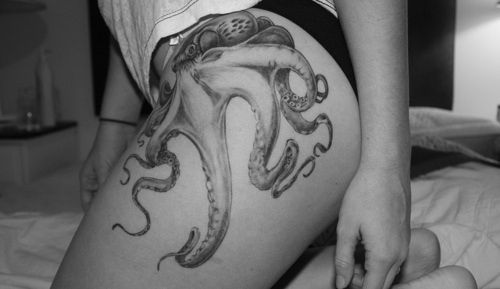 Octopus Tattoo On Girl Side Thigh