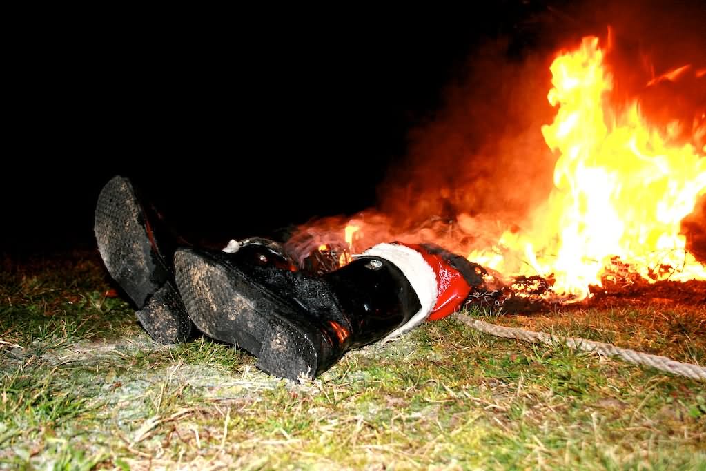 Santa Burning Dead Funny Image