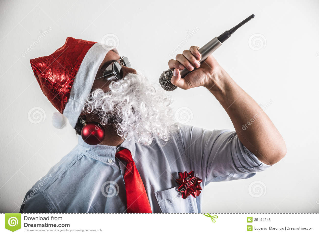 Singing Santa Funny Picture
