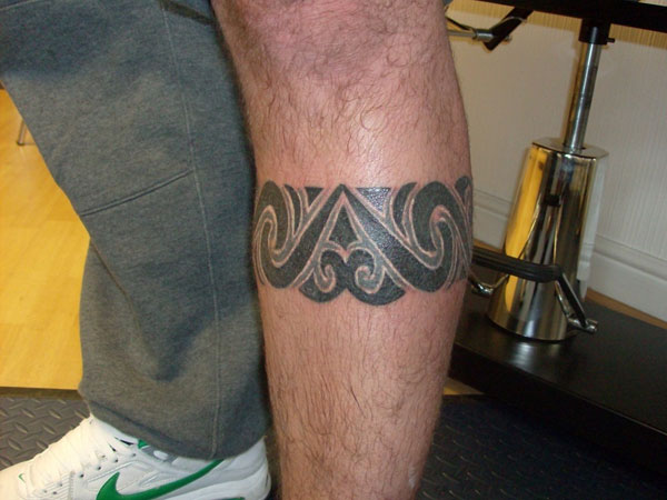 Black Tribal Band Tattoo On Leg