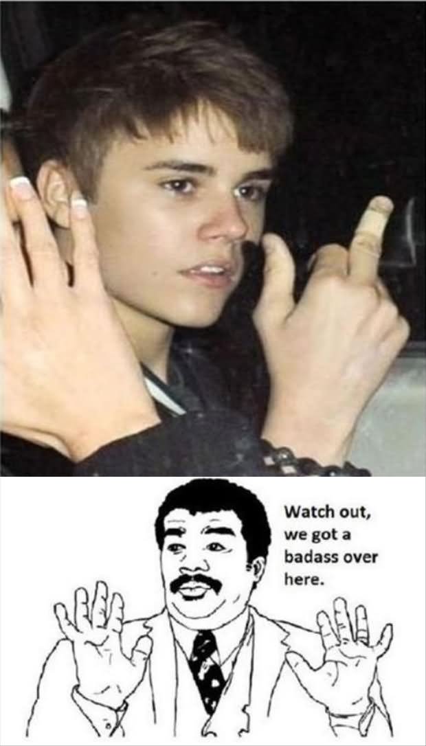 Justin Beiber Flipping Off Both Hands Funny Picture