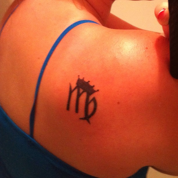 Virgo Symbol With Crown Tattoo On Right Back Shoulder
