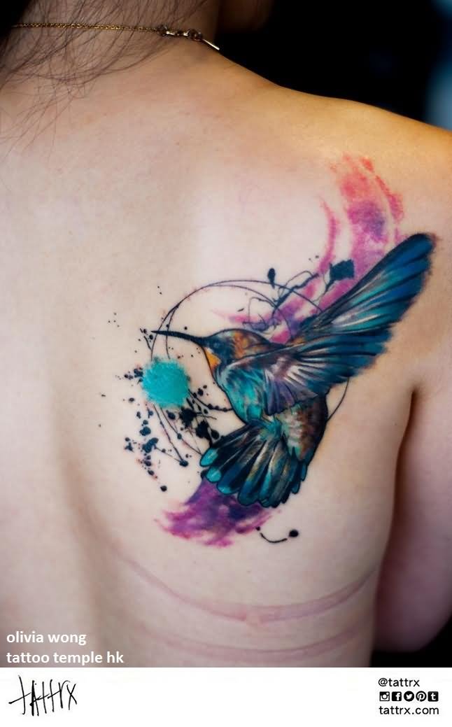 Attractive Watercolor Hummingbird Tattoo On Right Back Shoulder