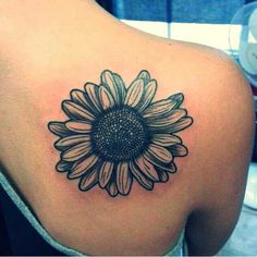 Black Ink Daisy Flower Tattoo On Right Back Shoulder