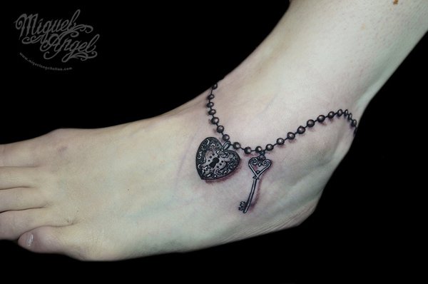 Rosary Lock With Key Tattoo On Leg