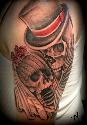Black And Grey Dia De Los Muertos Skeleton Couple Tattoo on Shoulder