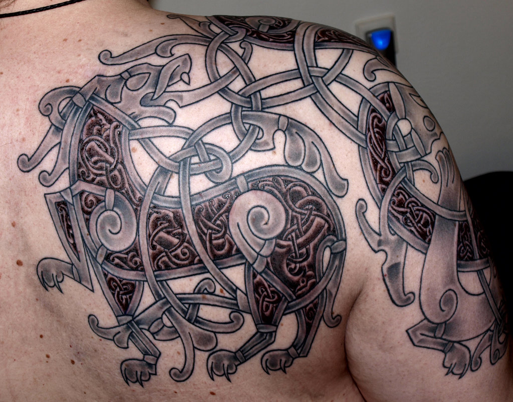 Viking Ringerike Tattoo On Back Shoulder by Darksun