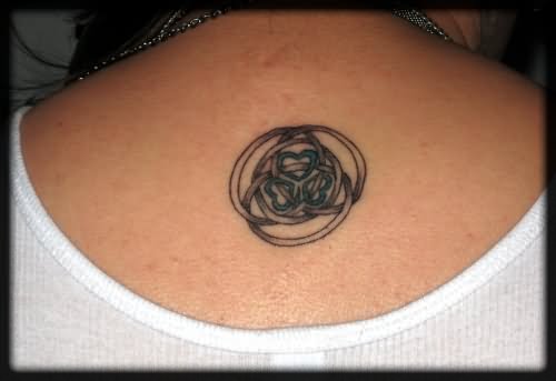 Black Ink Celtic Knot Tattoo Design For Upper Back