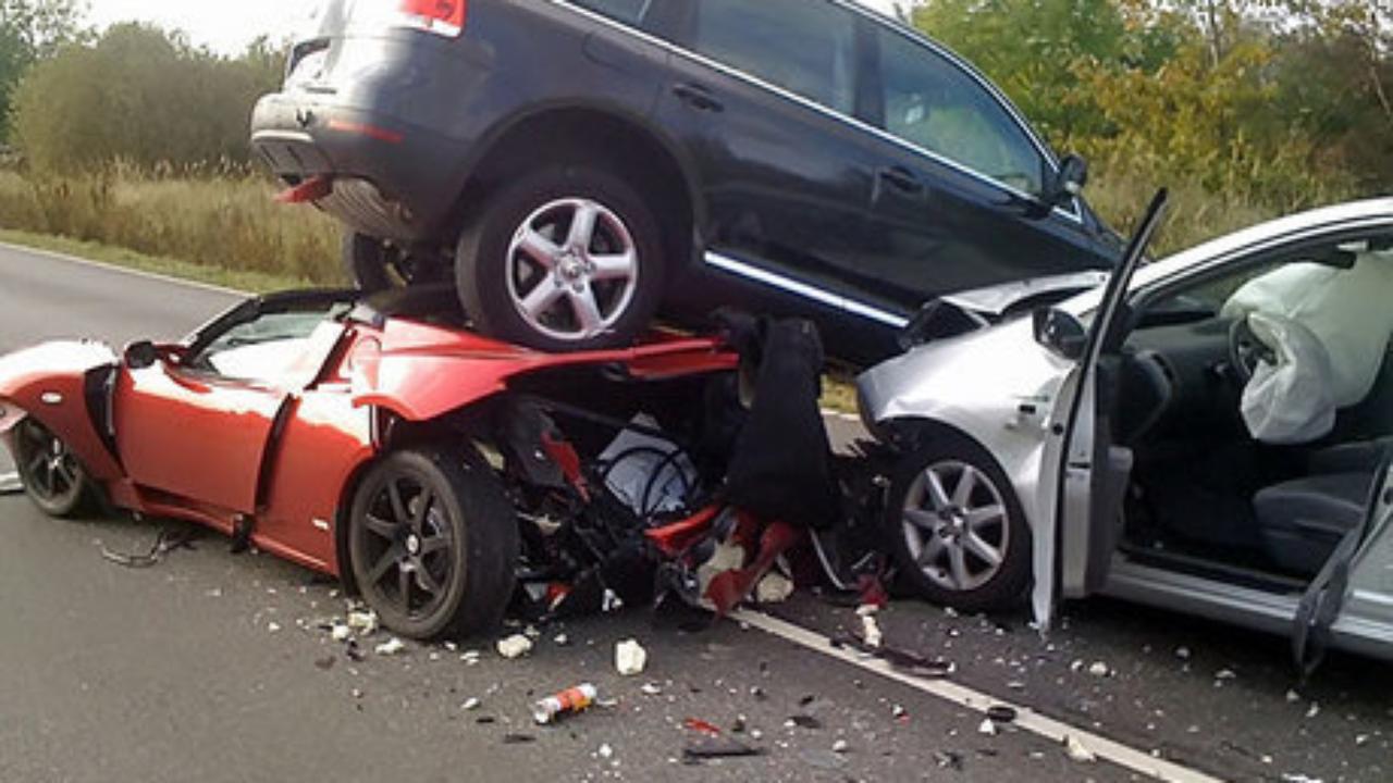 Cars Funny Crash Image
