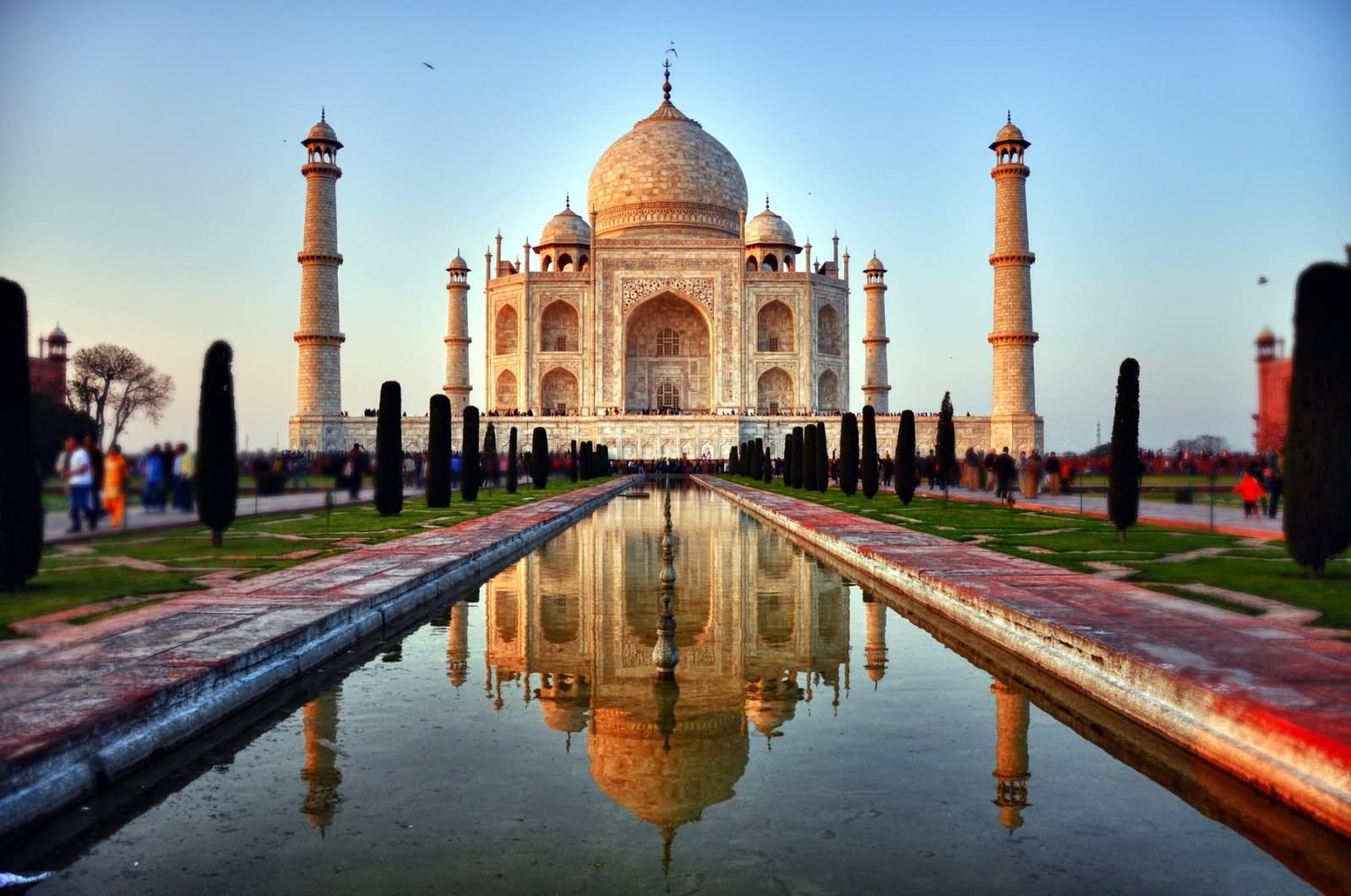 Adorable Front View Of Taj Mahal