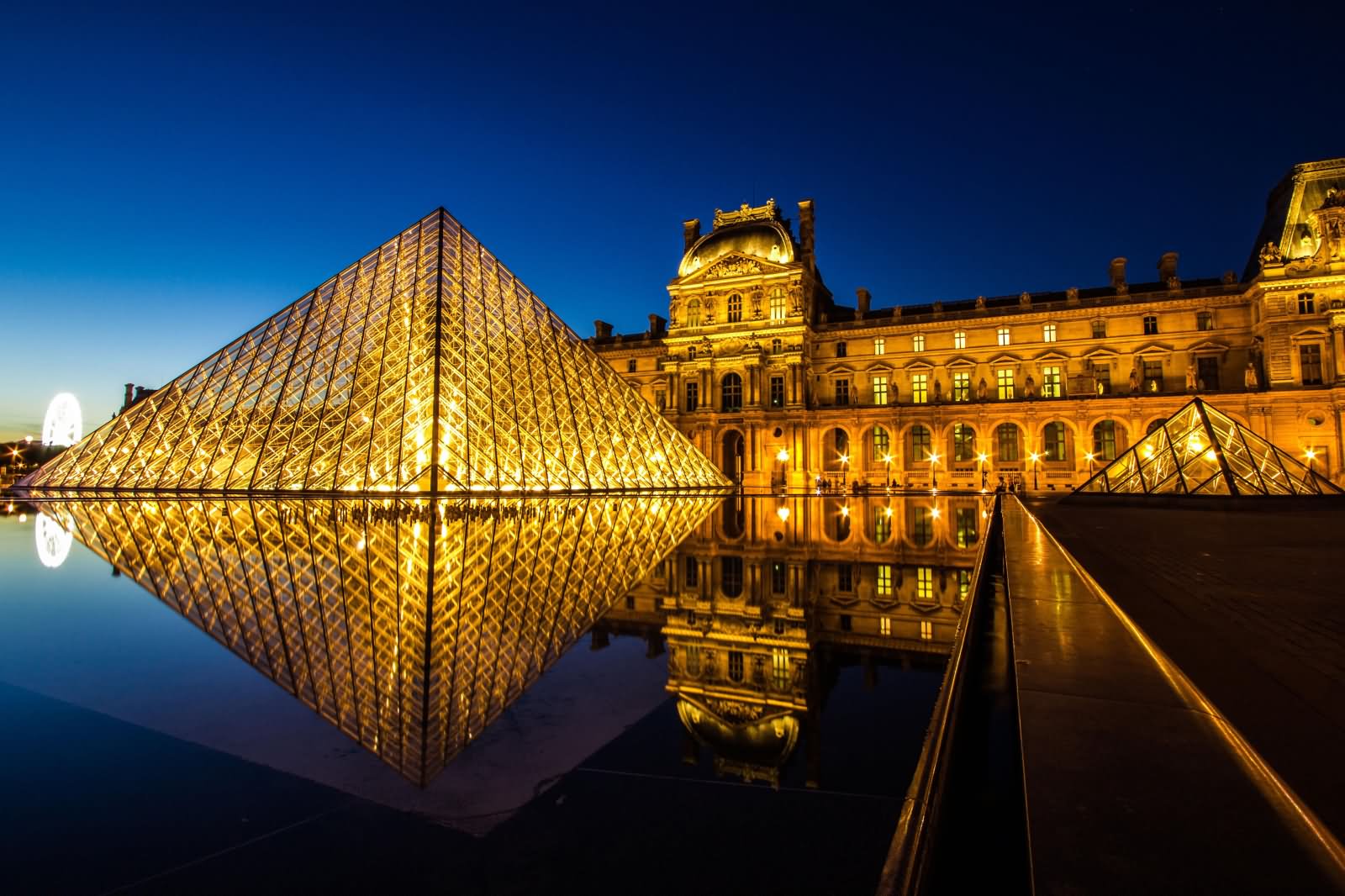 Adorable Night View Of Louvre Museum