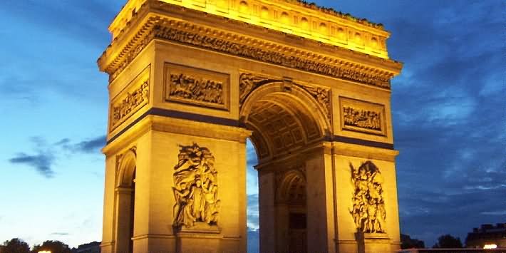 Arc de Triomphe Looks Beautiful In Night Light