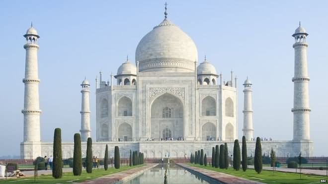 Awesome Front View Of Taj Mahal Picture