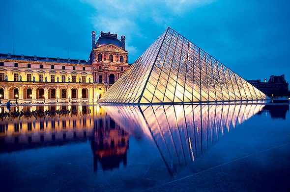 Awesome Night View Of Louvre Museum