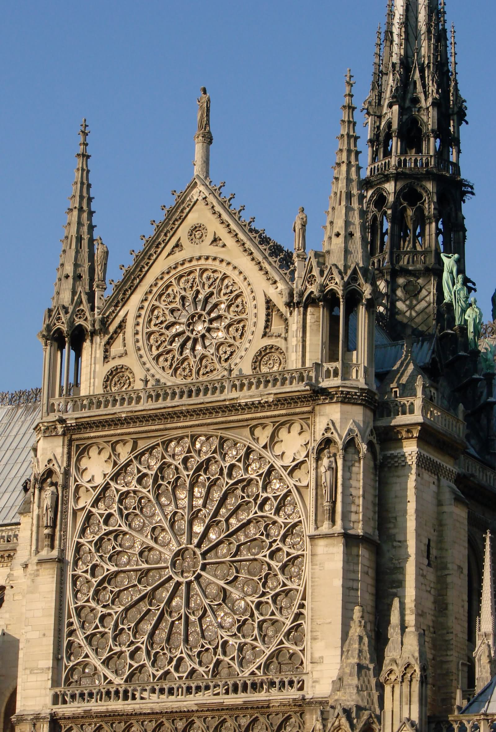 Beautiful Art Decoration Of Notre Dame de Paris