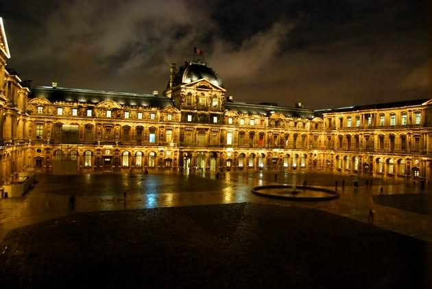 Beautiful Front View Of Louvre Museum
