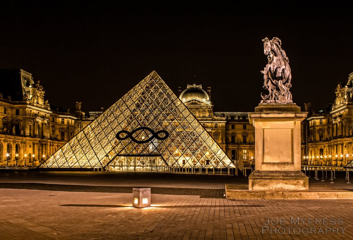 Beautiful Lighting On Louvre Museum At Night