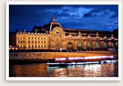 Beautiful Night Picture of Musée d'Orsay