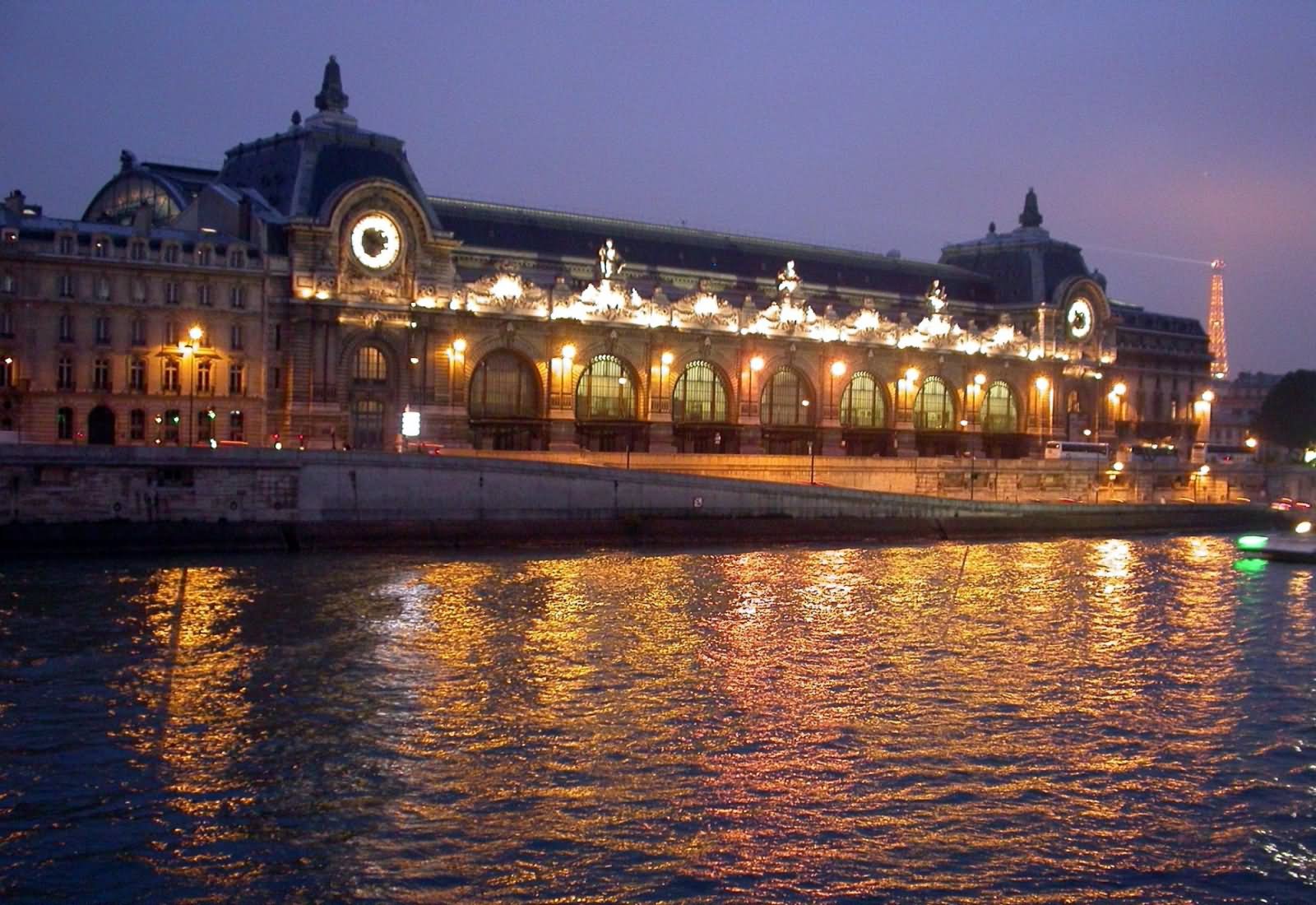 Beautiful Night View of Musée d'Orsay And Seine River