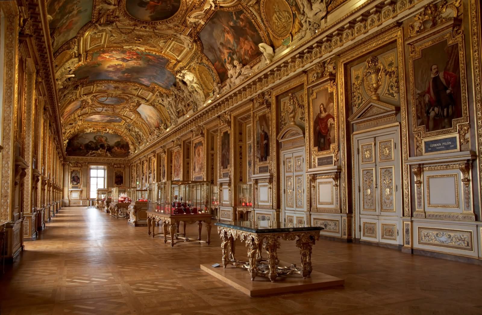 Beautiful Picture Of Louvre Museum Interior