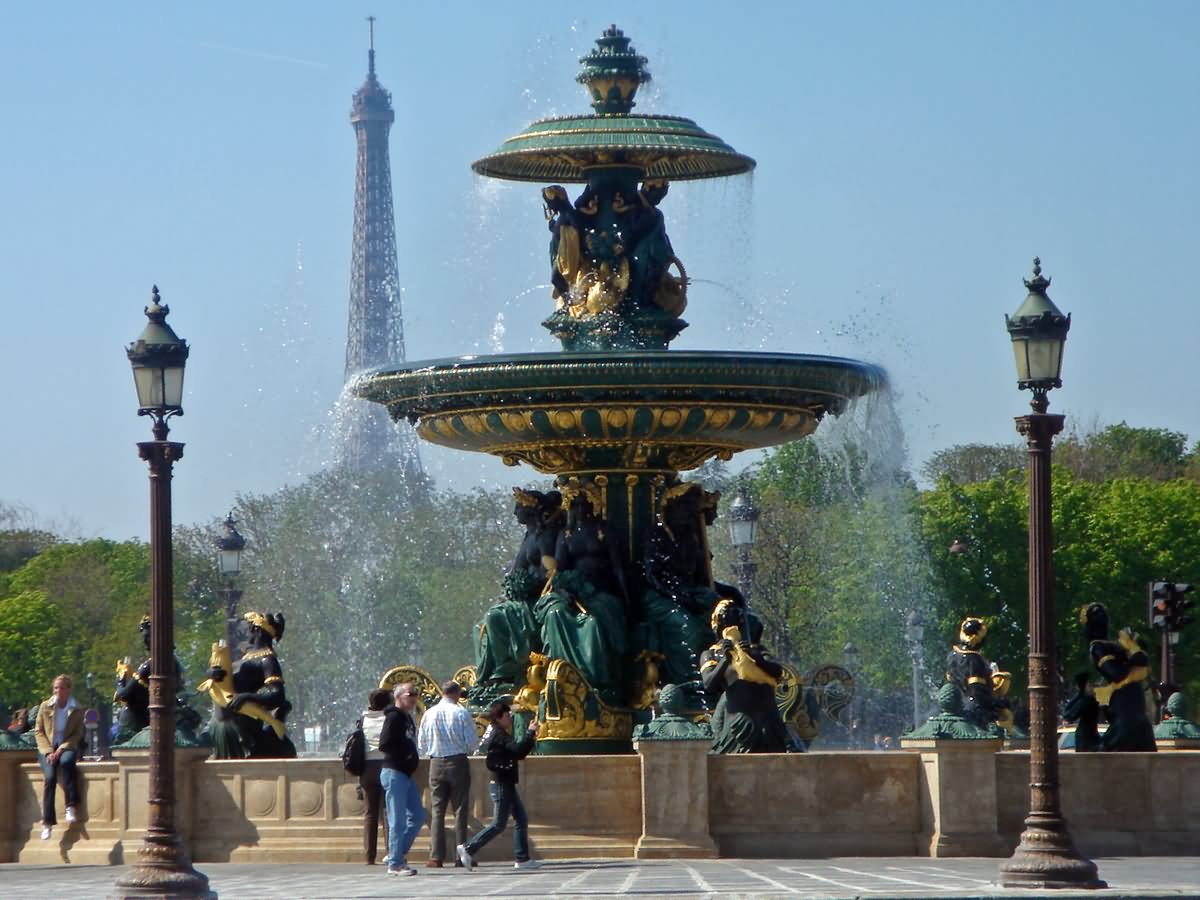 Beautiful Place de la Concorde Fountain