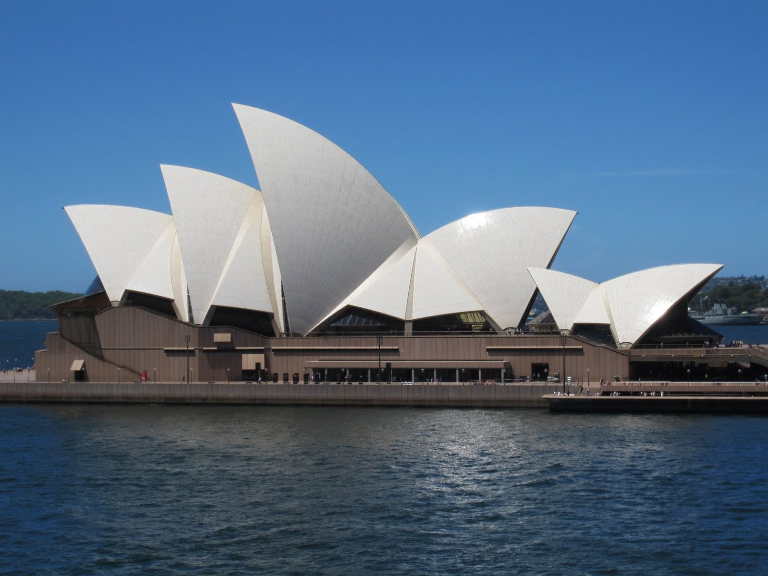Beautiful Sydney Opera House Side View Picture