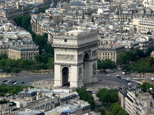Beautiful View Of Arc de Triomphe, Paris
