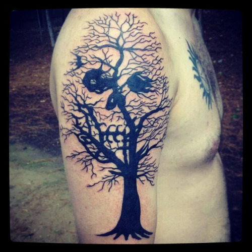 Black Halloween Tree With Skull Tattoo On Right Half Sleeve