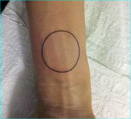 Black Outline Circle Tattoo Design For Wrist