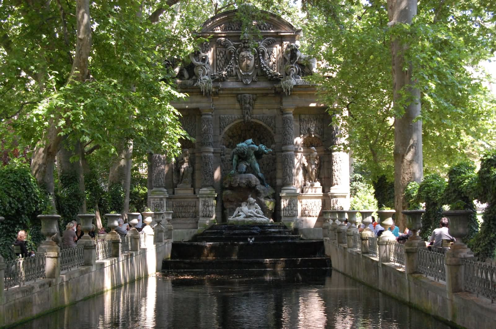 Close Up Of Fontaine de Medicis Jardin du Luxembourg, Paris